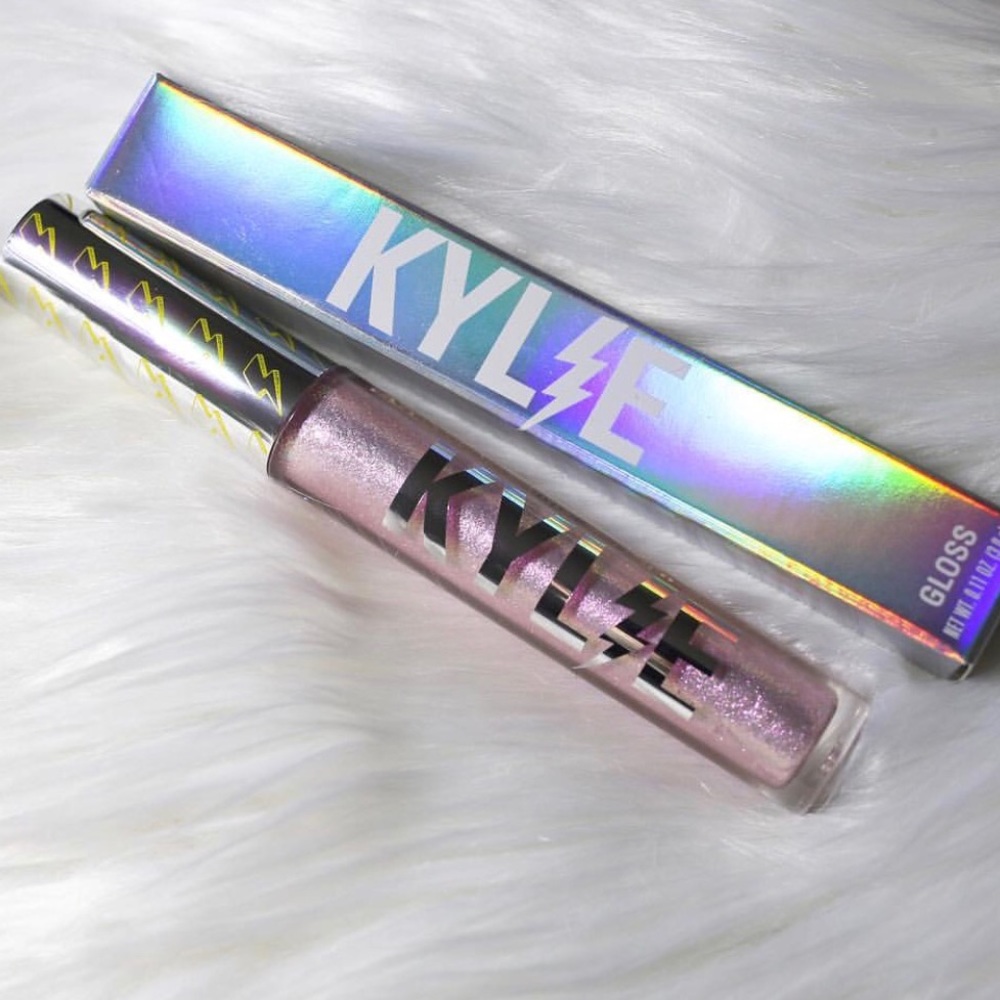 WEATHER COLLECTION LIPSTICKS AND LIP GLOSS BUNDLE